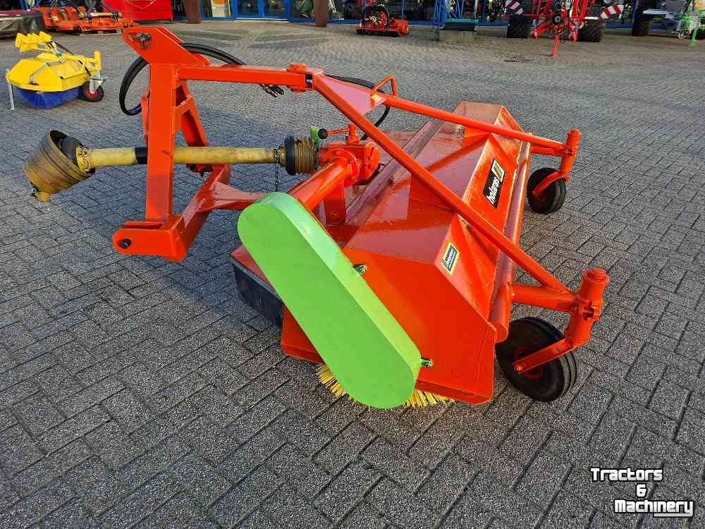 Balayeur Holaras A-220