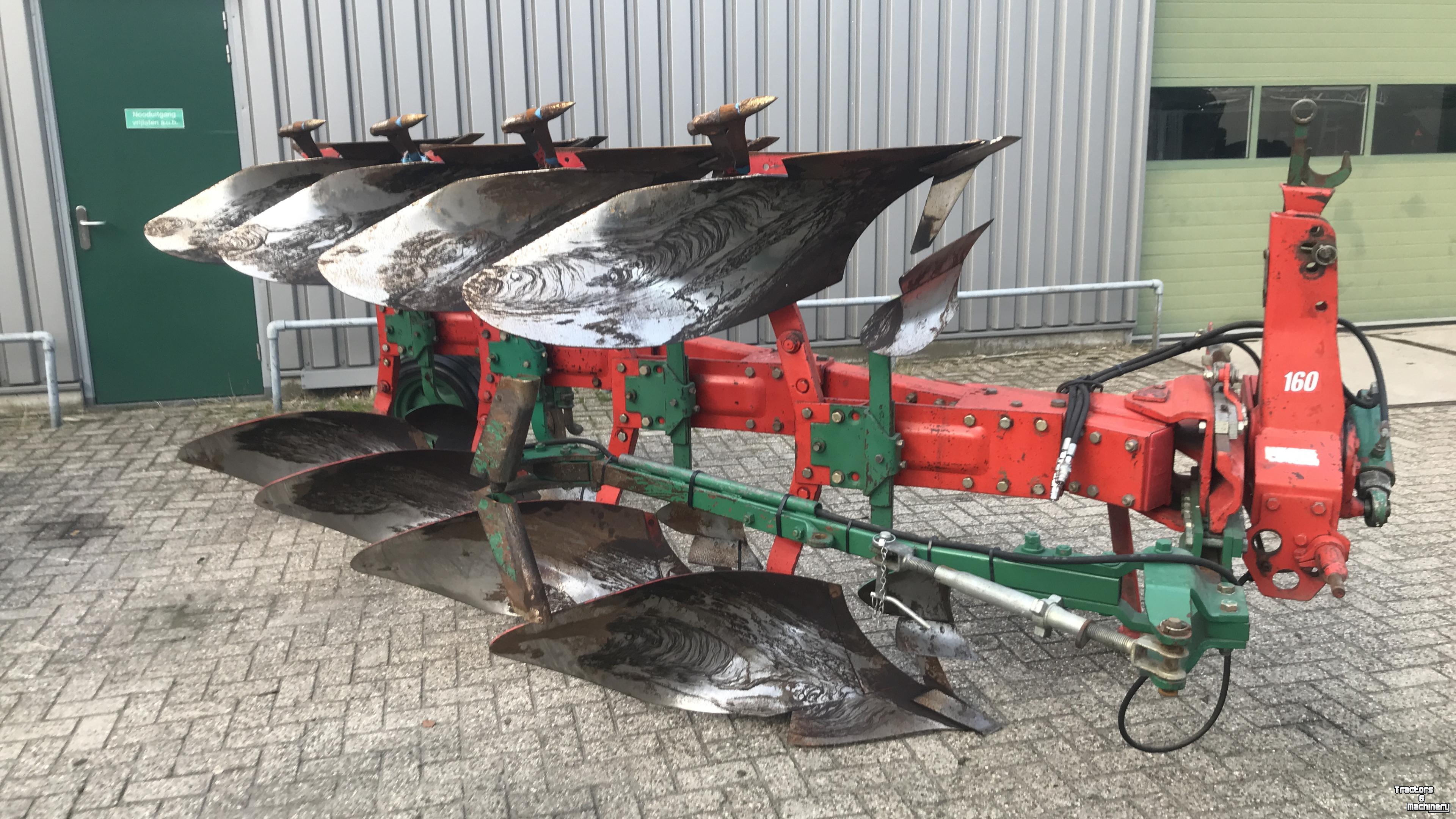 Charrues Kverneland LD85 4-schaar met vorenpakker