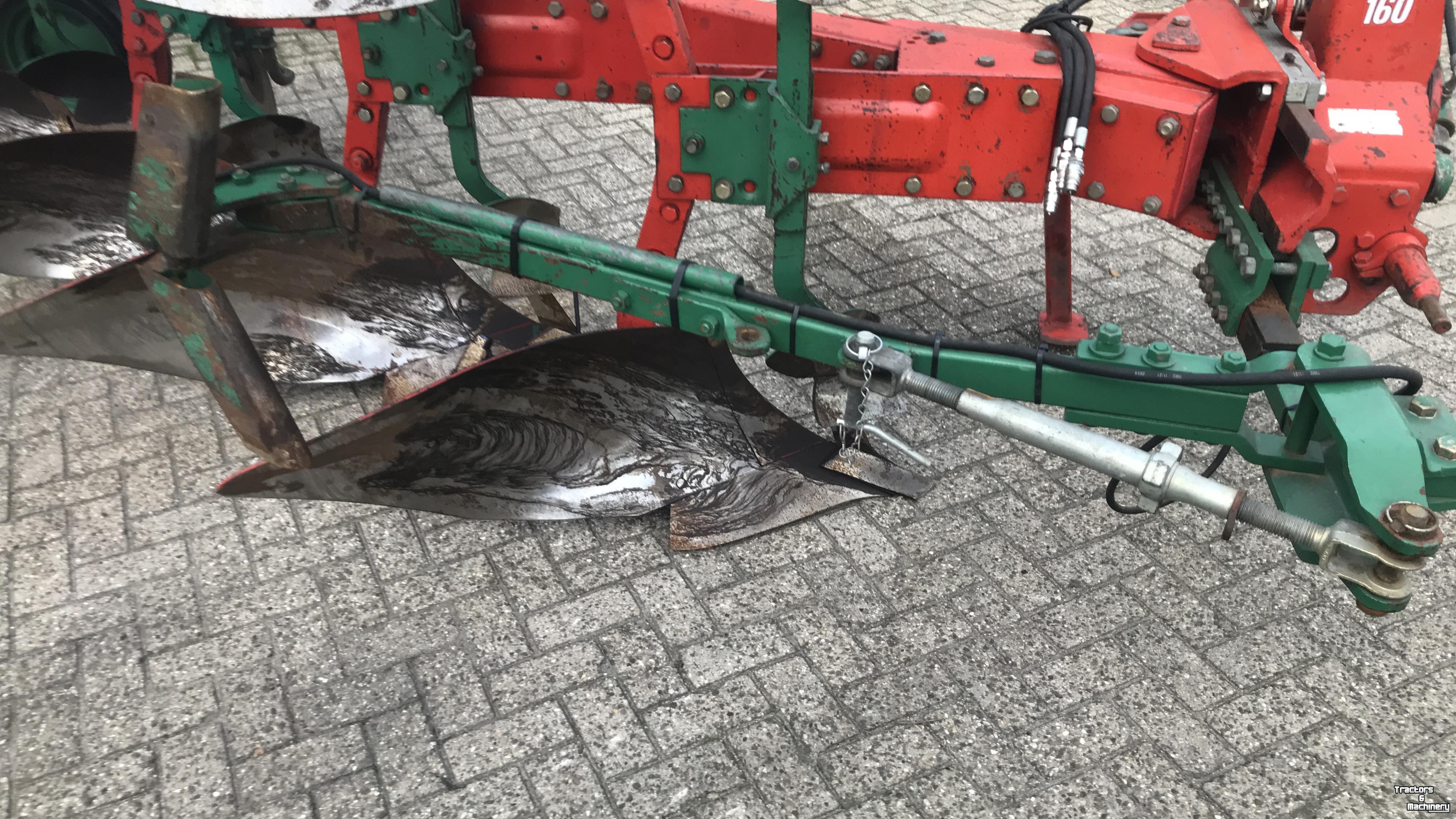 Charrues Kverneland LD85 4-schaar met vorenpakker