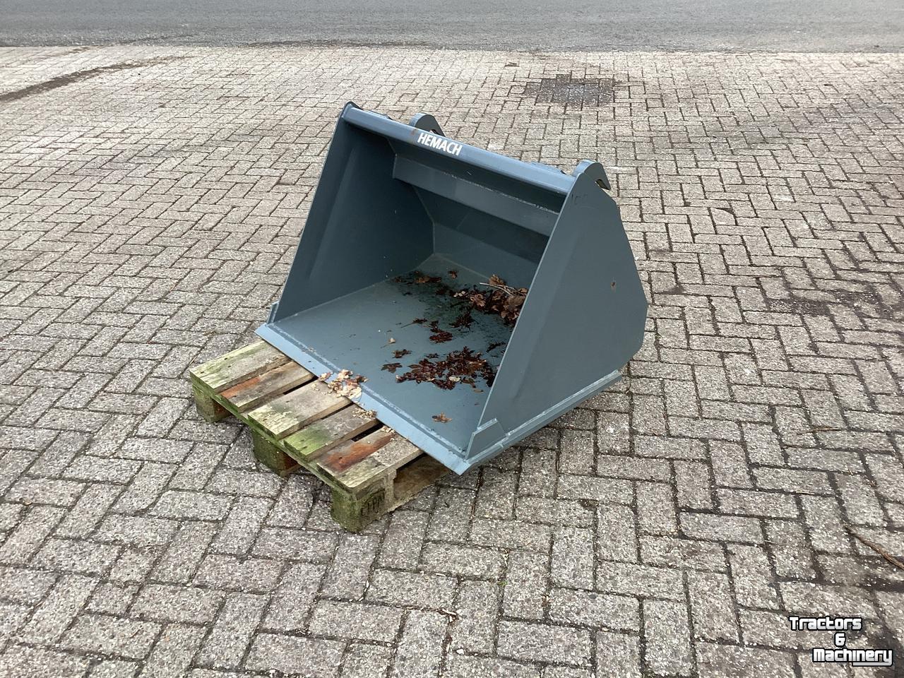 Chargeuse sur pneus Hemach 1.10 mtr