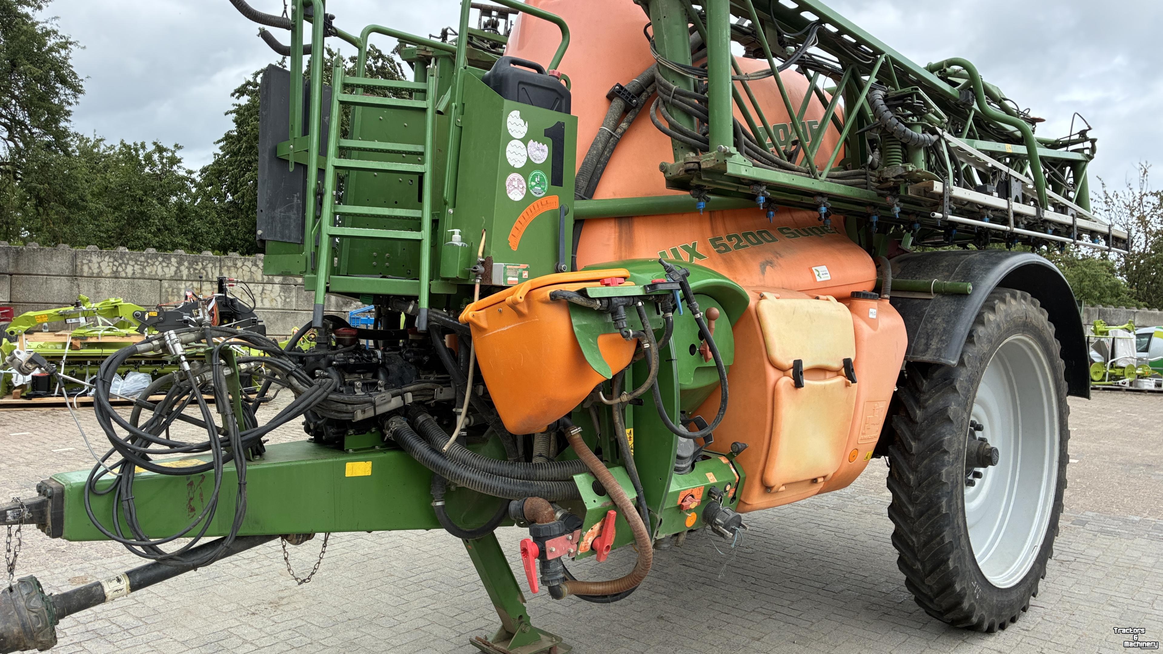Pulvérisateur Amazone UX 5200