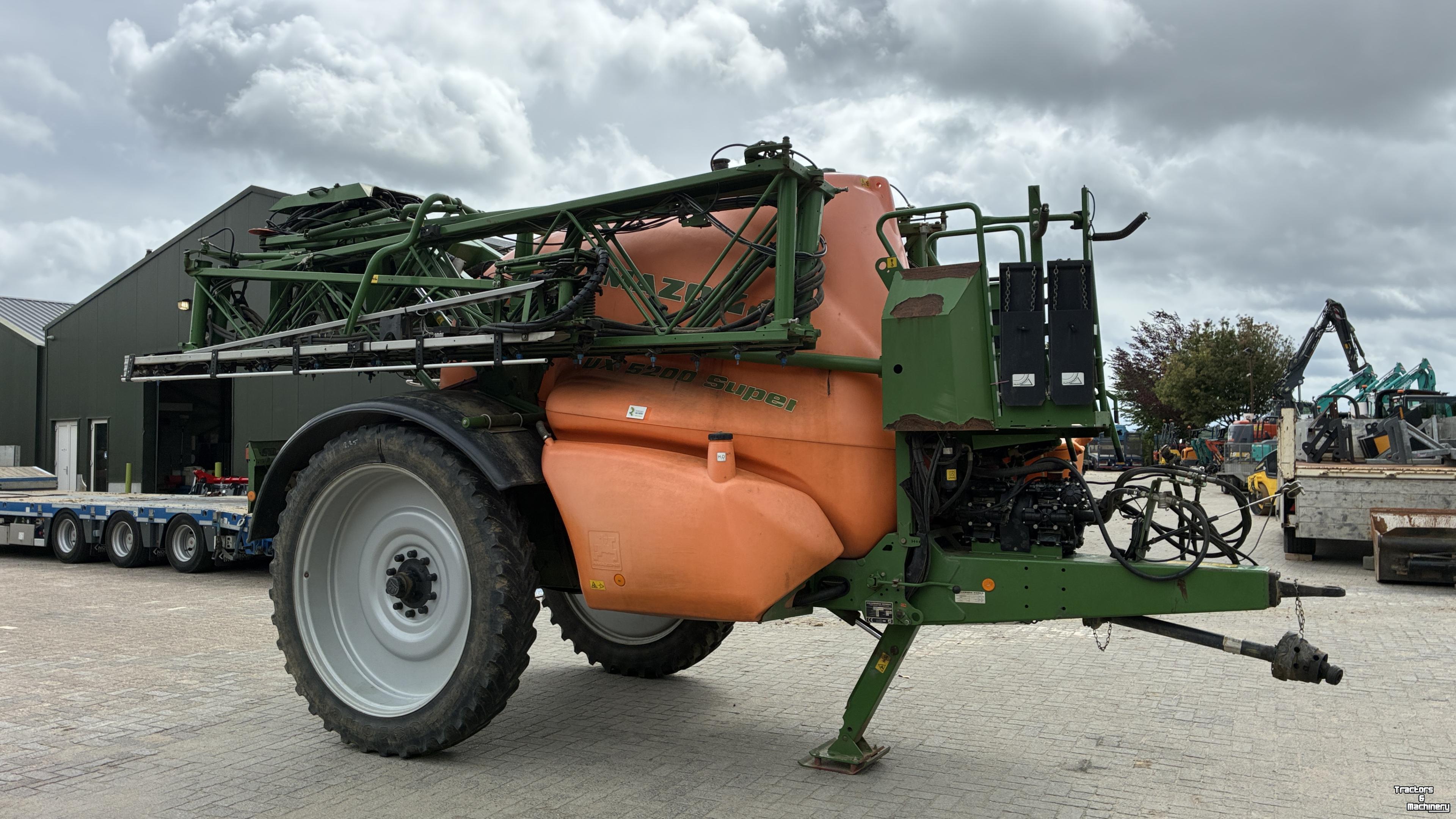 Pulvérisateur Amazone UX 5200