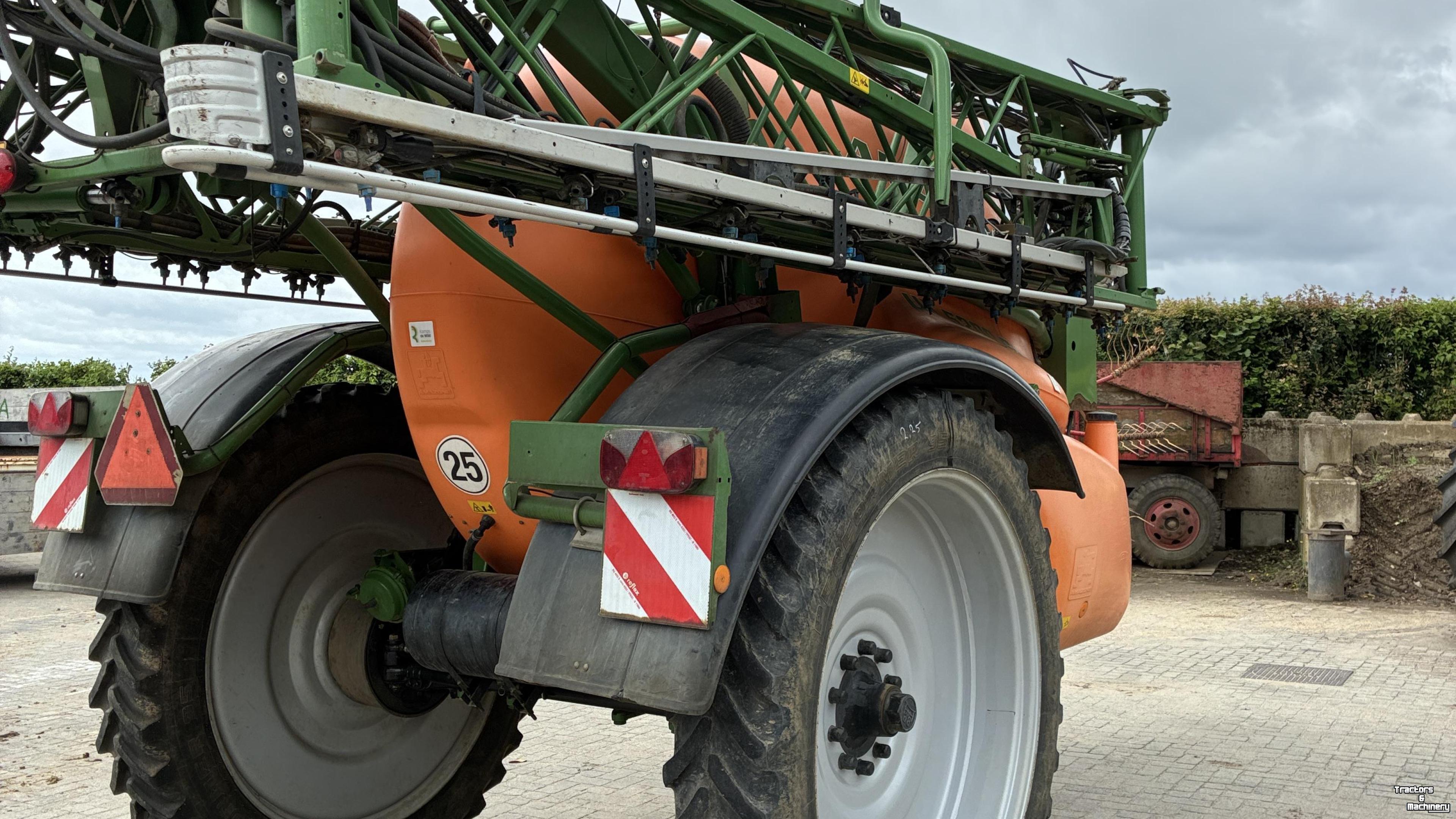 Pulvérisateur Amazone UX 5200