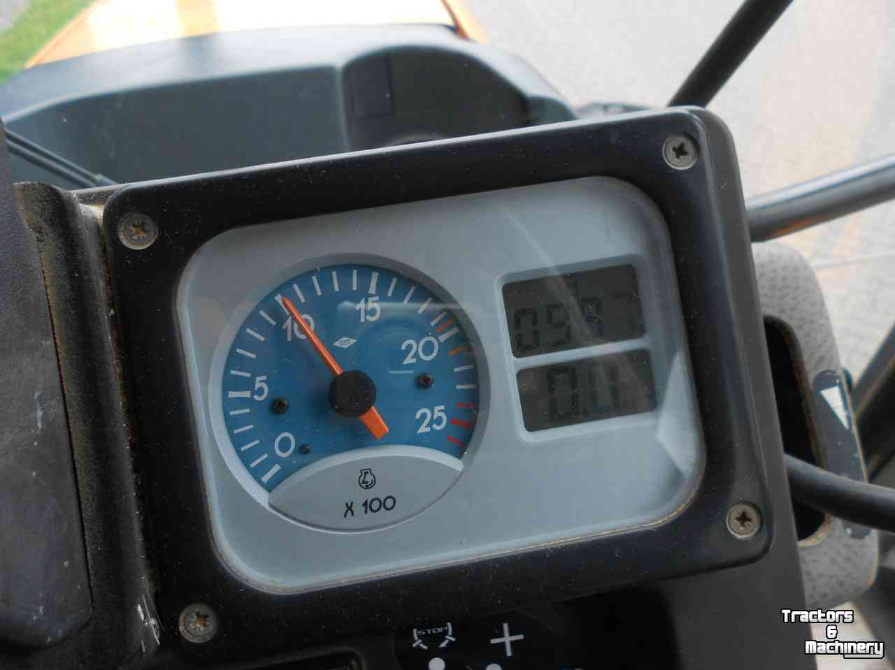 Tracteur Renault temis 610