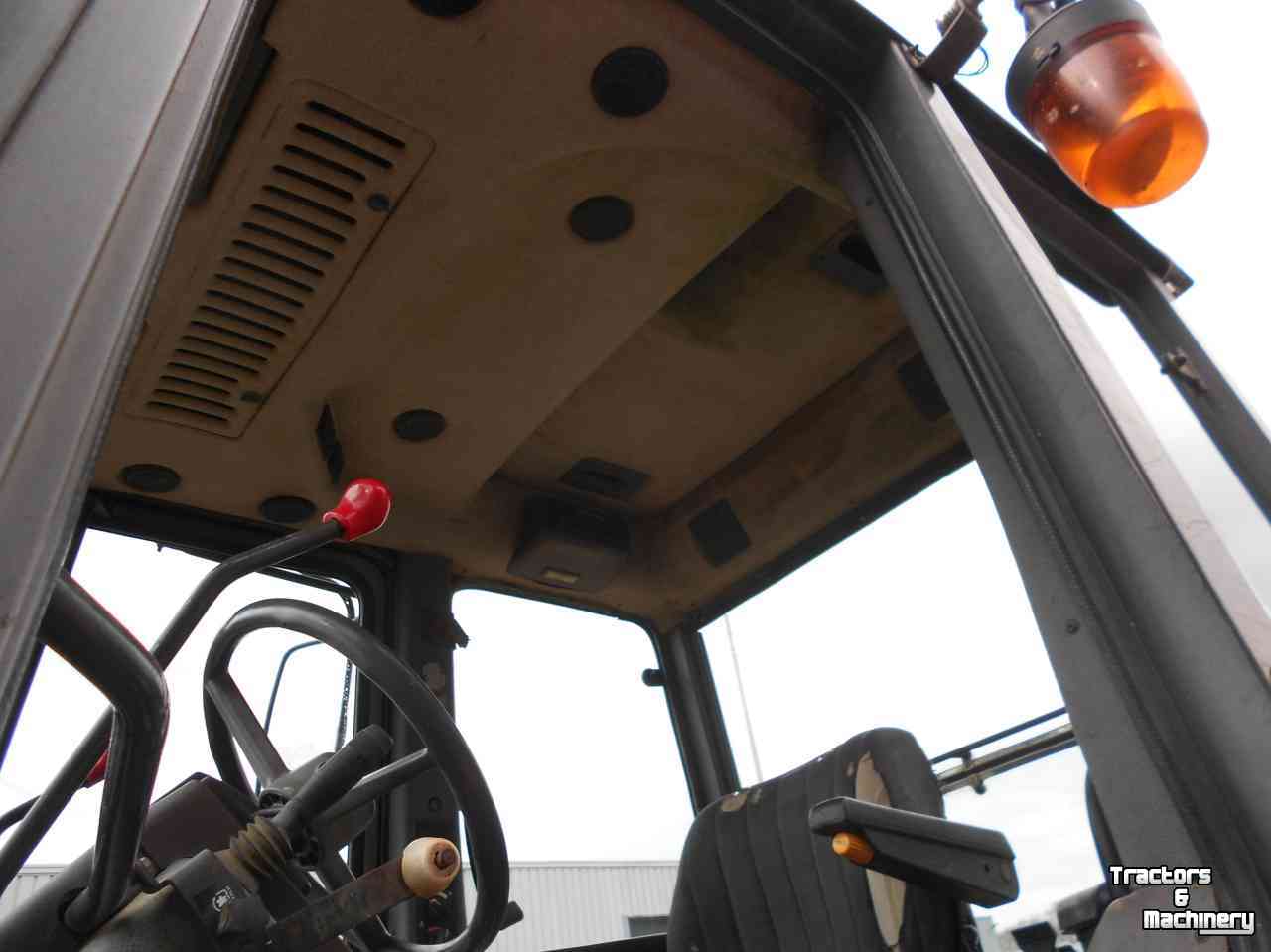 Tracteur Renault temis 610