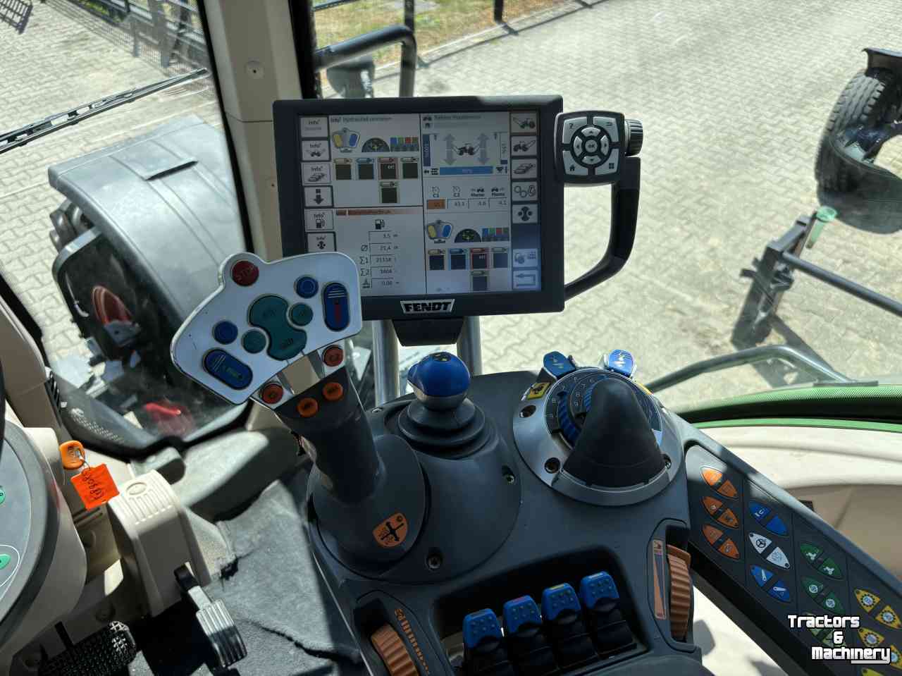 Tracteur Fendt 828 SCR Profi Plus