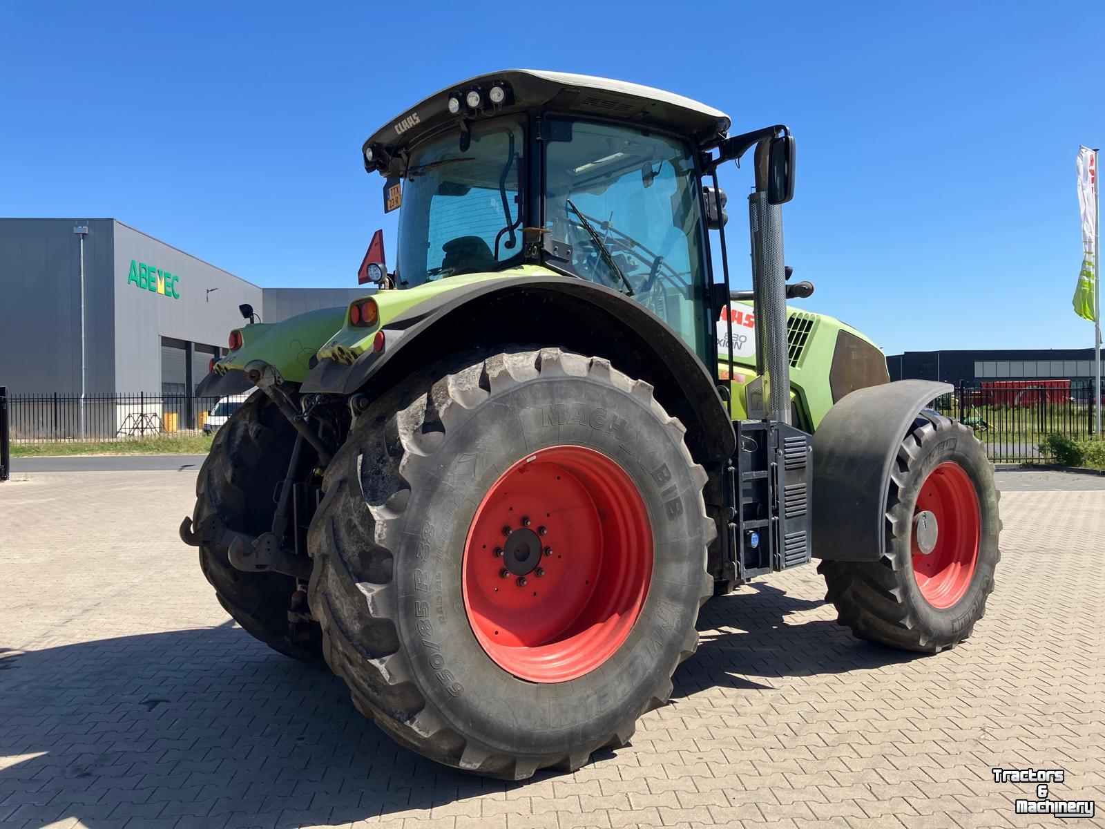Tracteur Claas AXION 830