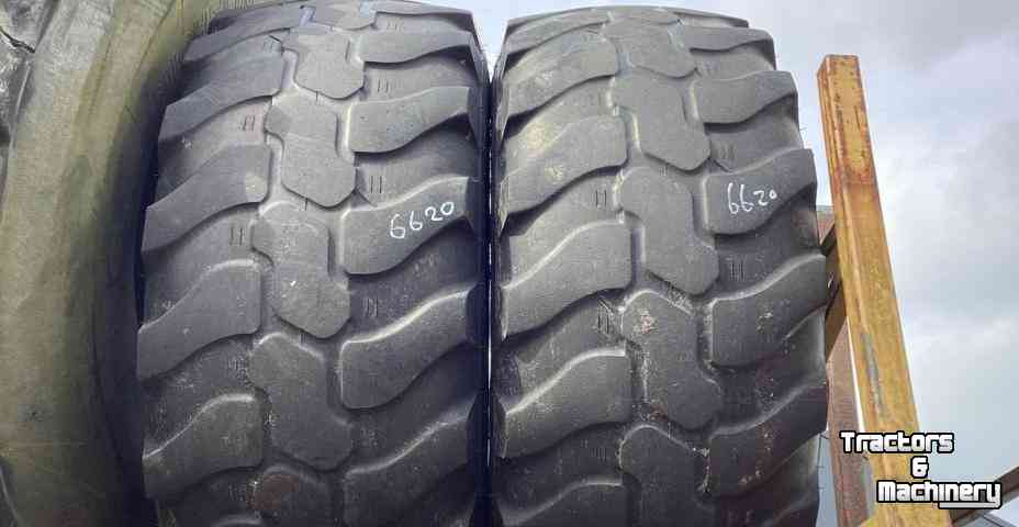 Roues, Pneus, Jantes, Barillets Jumelage Dunlop 405/65R18