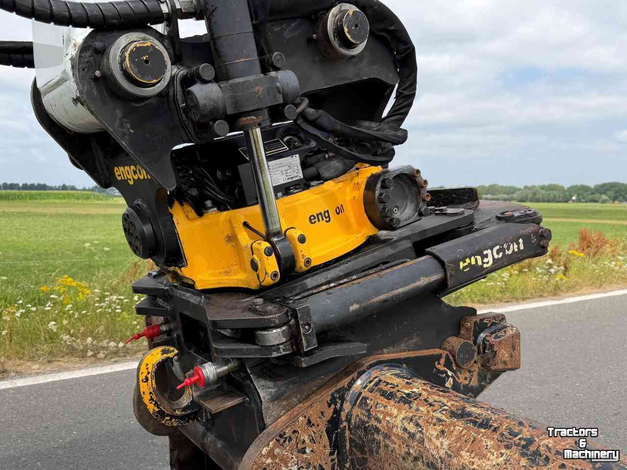Pelles sur pneus Caterpillar Cat M314F - Engcon + bakkenwagen Mobiele graafmachine Midejo