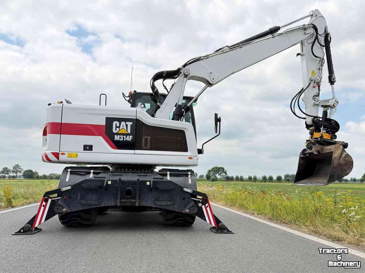 Pelles sur pneus Caterpillar Cat M314F - Engcon + bakkenwagen Mobiele graafmachine Midejo