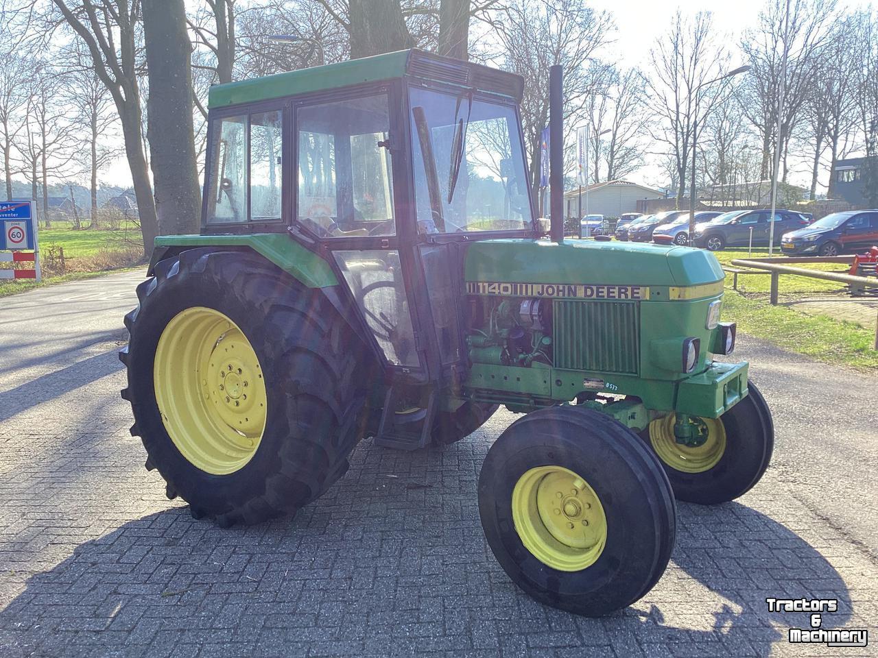 Tracteur John Deere 1140