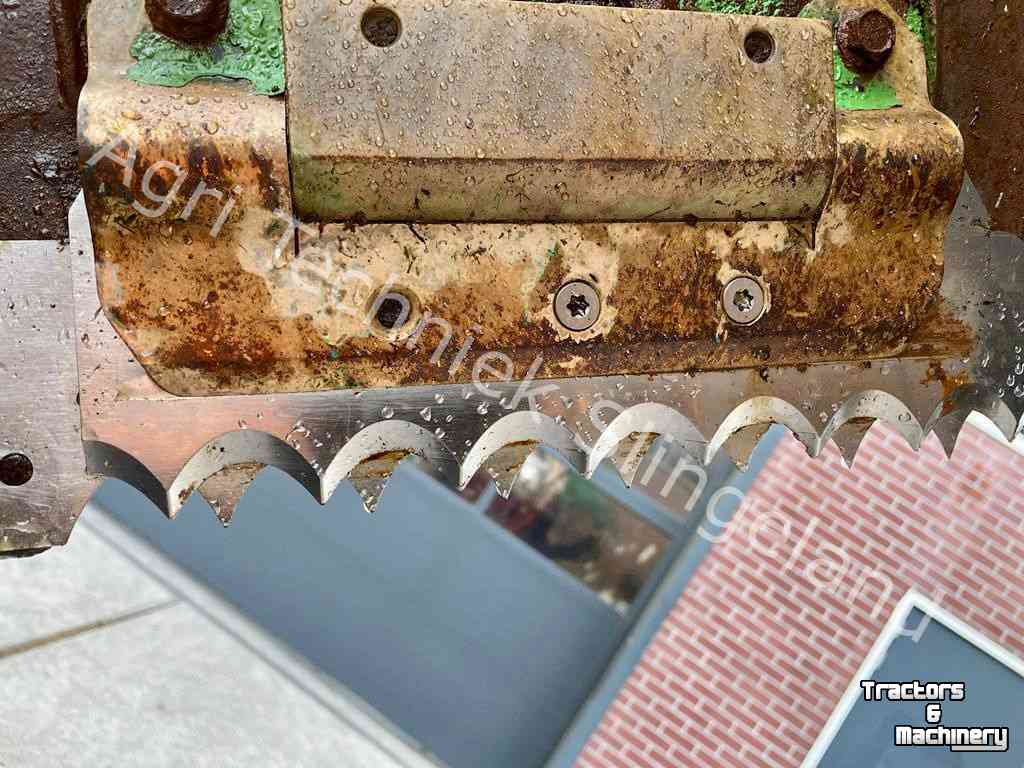Mélangeuse distributrice autocharg. Strautmann Siloblitz 340 SA voeruitkuilwagen