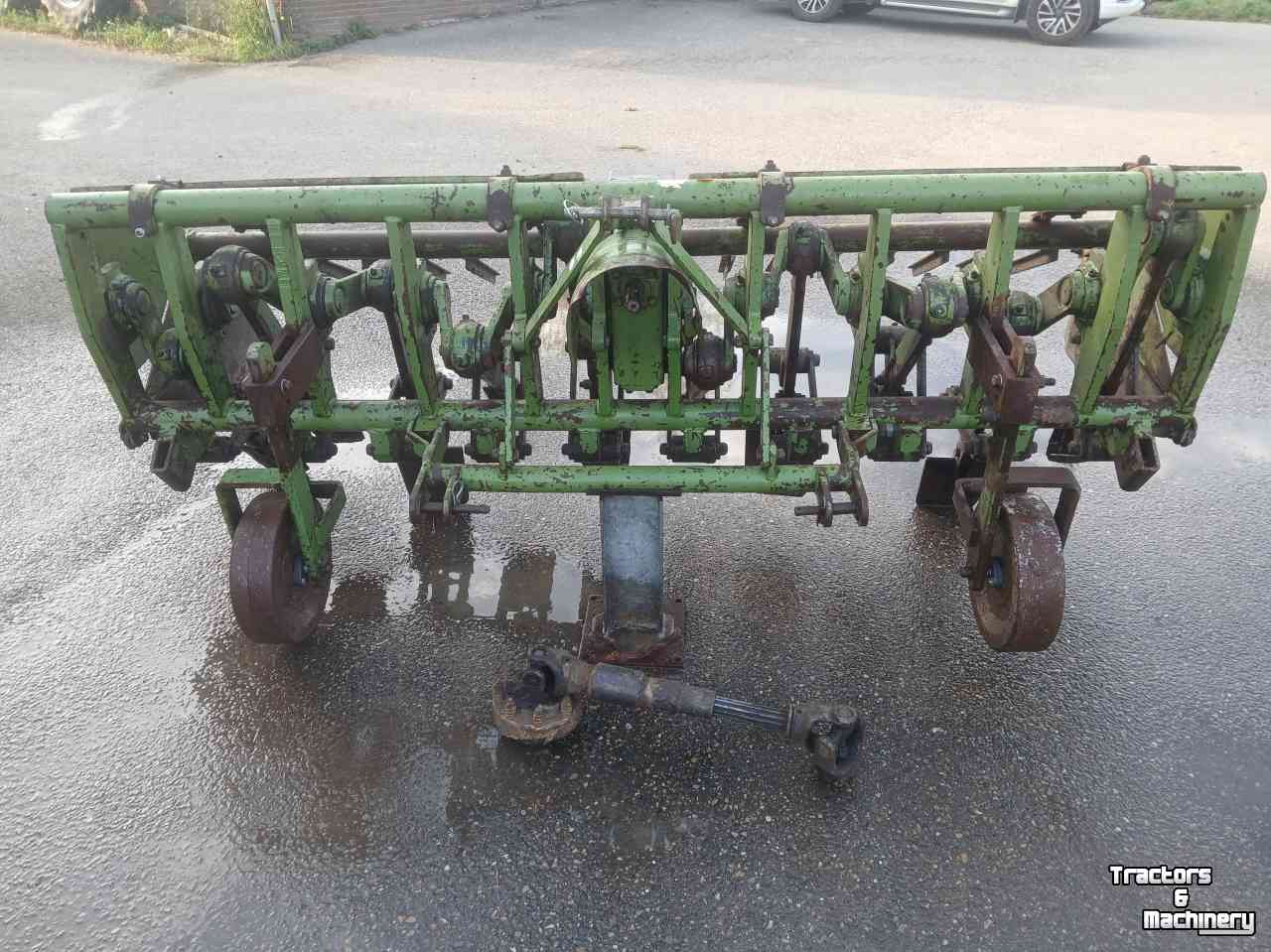 Machine à bêcher Celli NZ10-250