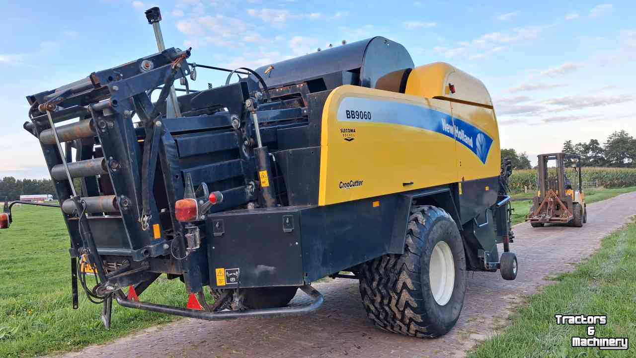 Presses New Holland BB 9060