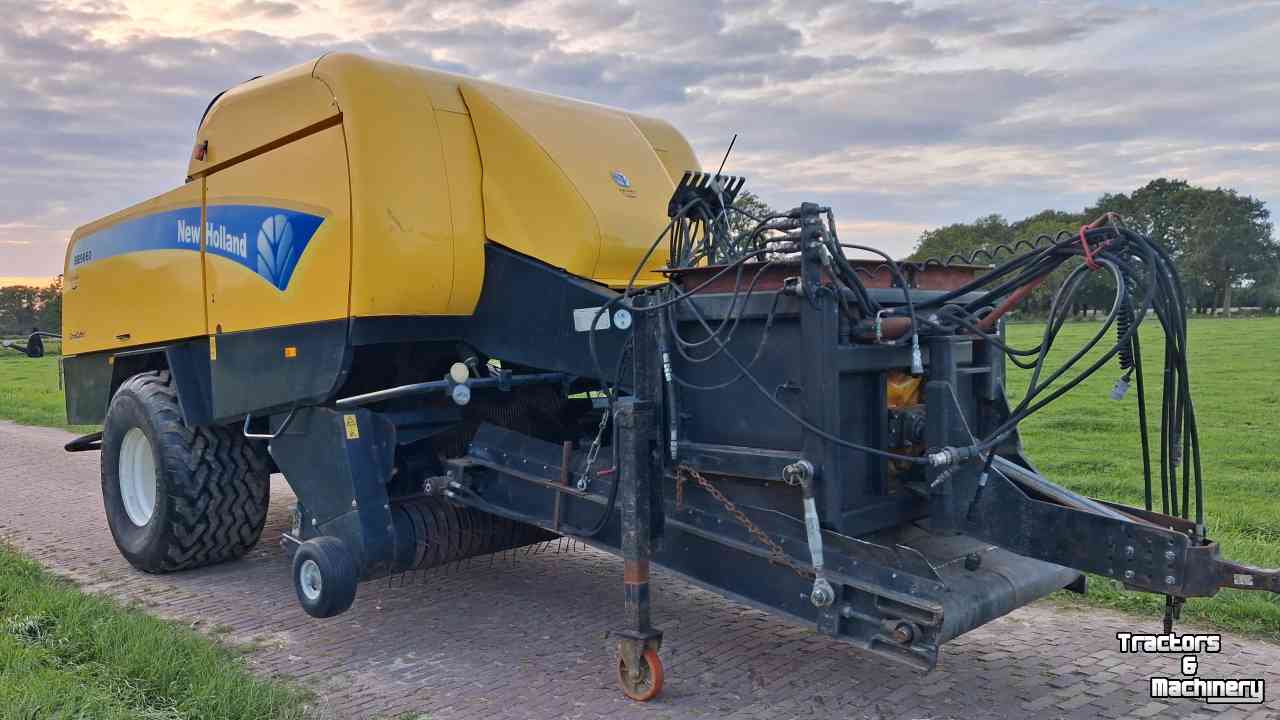 Presses New Holland BB 9060