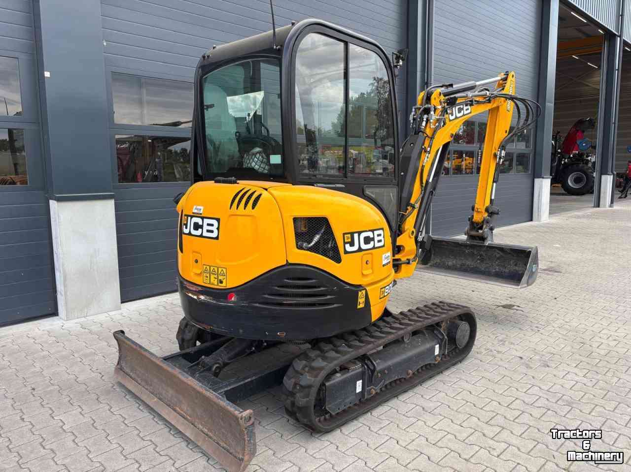 Mini pelleteuse JCB 8026 CTS