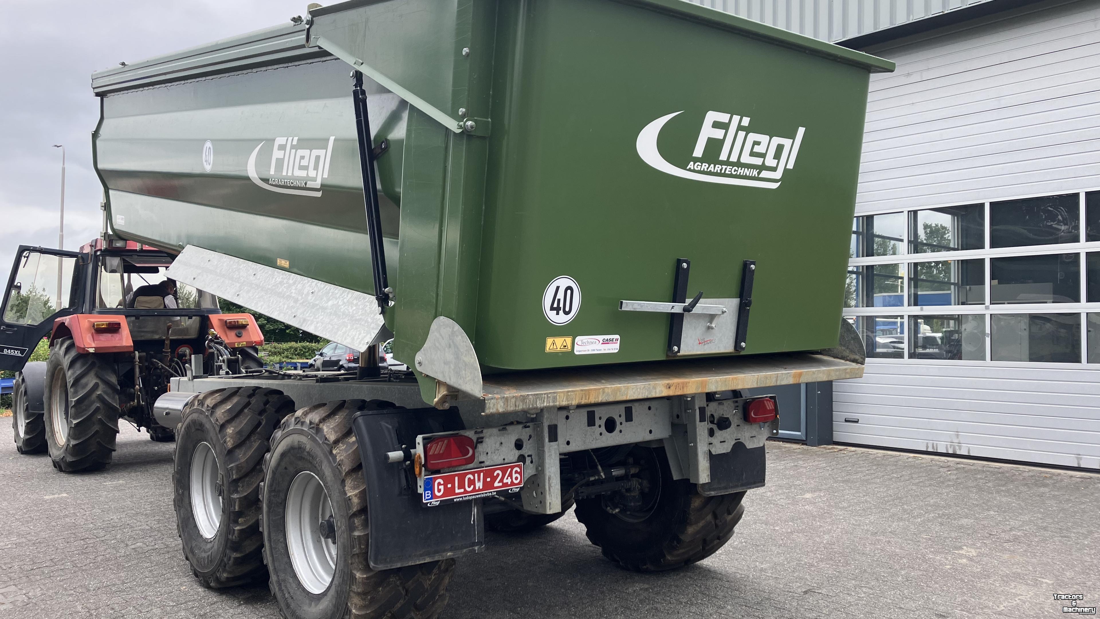 Benne agricole Fliegl TMK 264 Compact