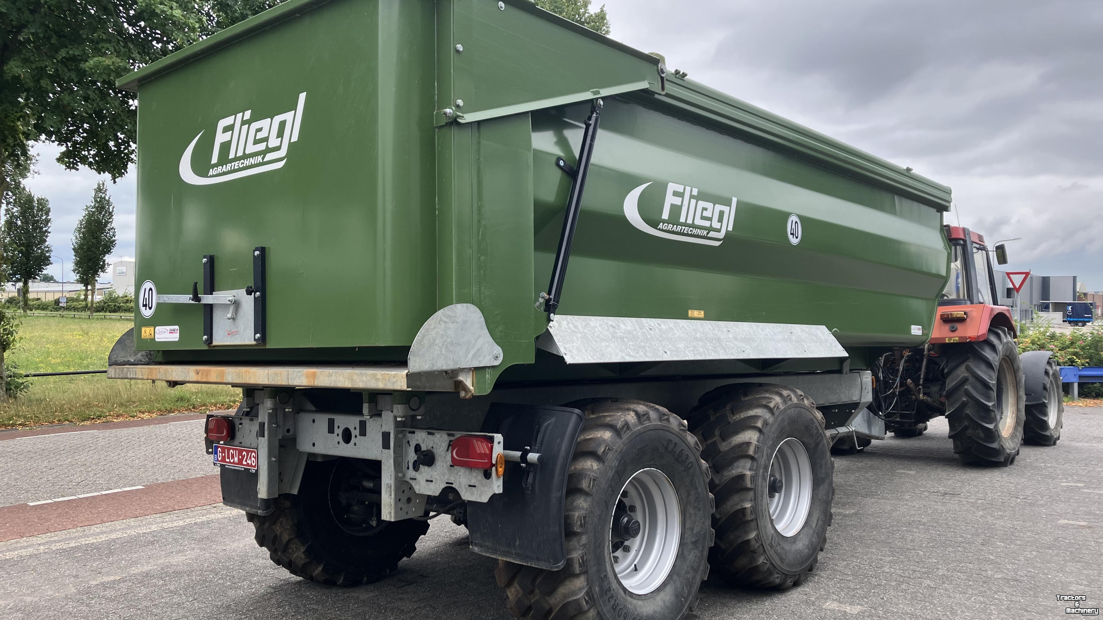 Benne agricole Fliegl TMK 264 Compact