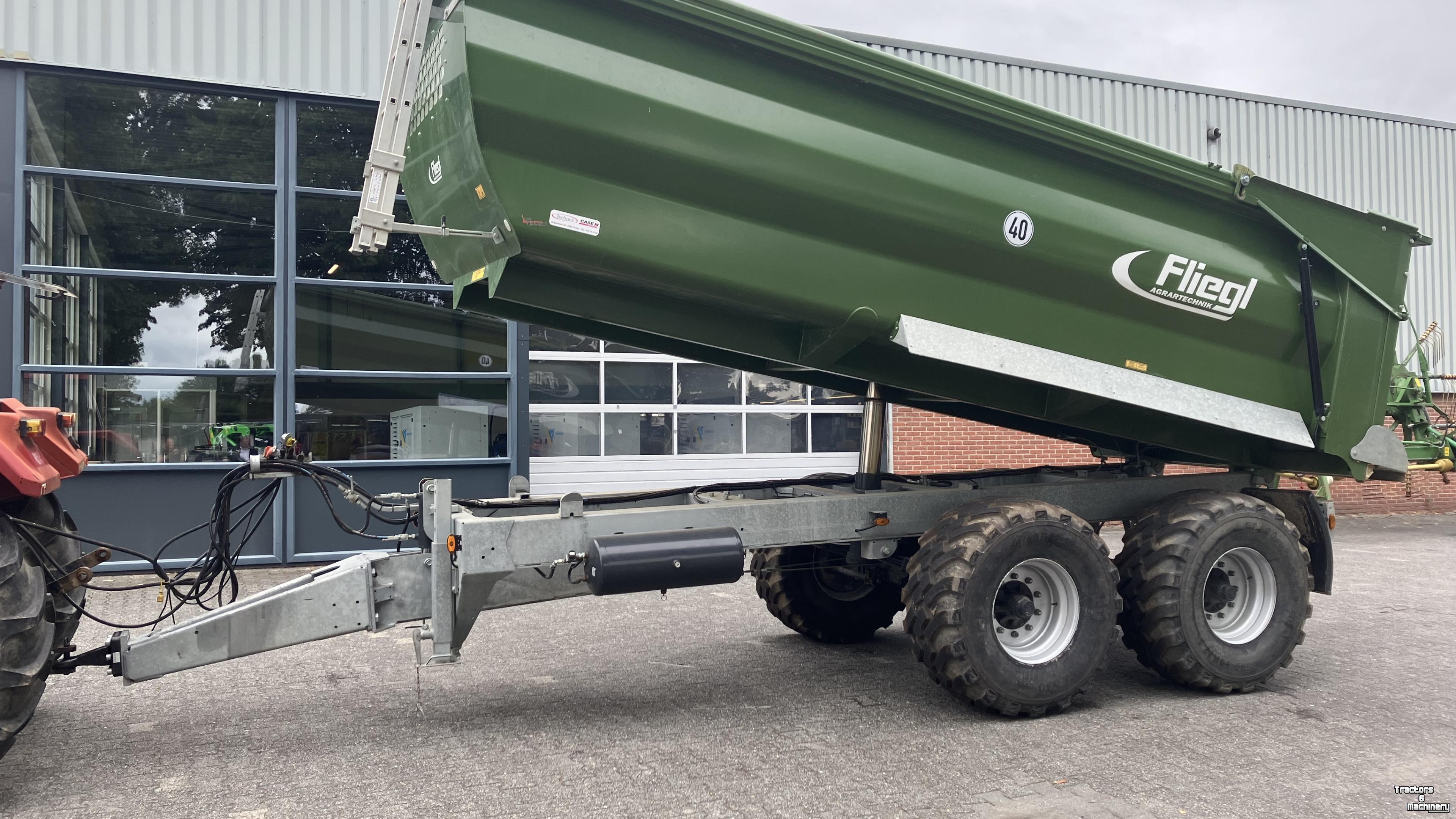 Benne agricole Fliegl TMK 264 Compact