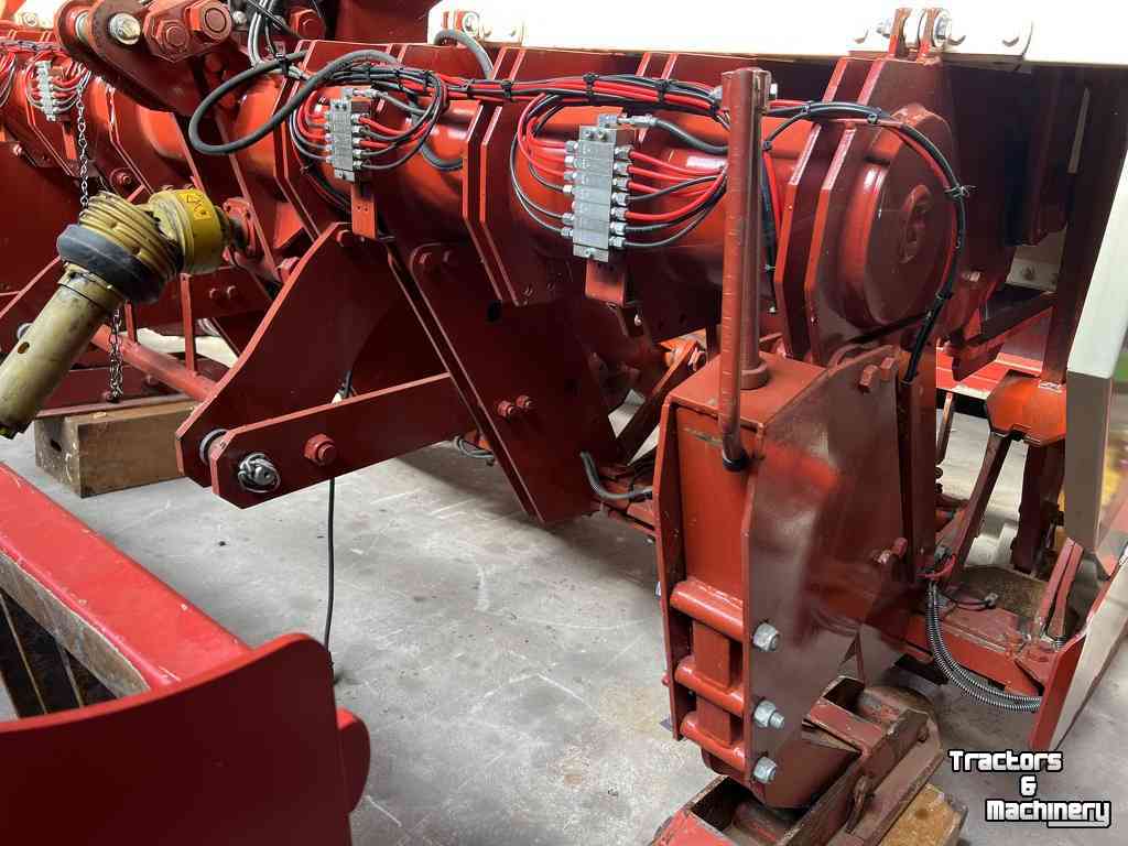 Machine à bêcher Gramegna 45 320 met smeersysteem en hydraulische hef