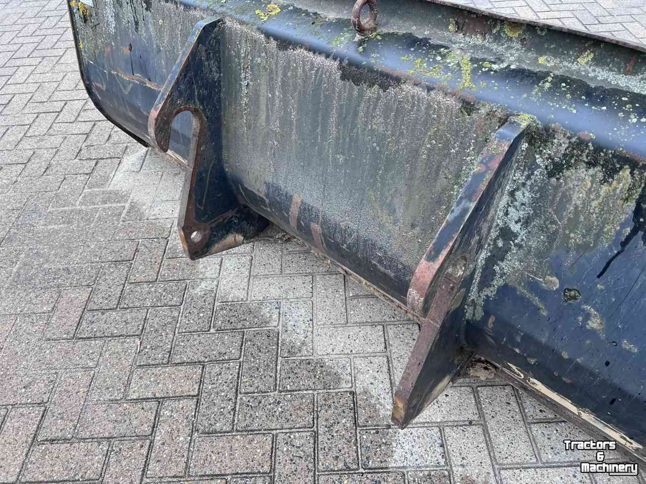 Godets chargeur Hekamp verreikerbak grondbak New Holland 250 CM