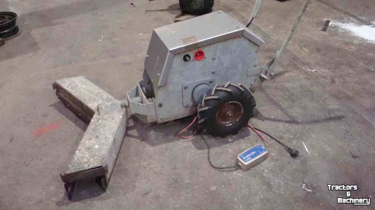 Robot racleur à lisier mobile  100