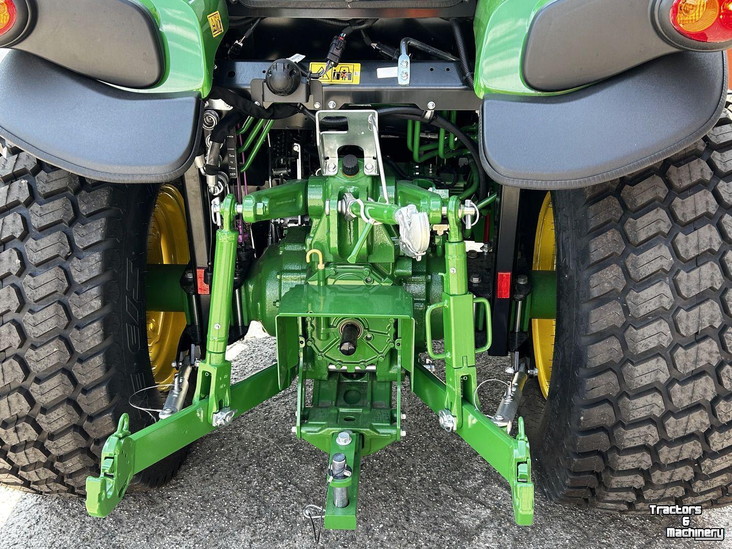 Tracteur pour vignes et vergers John Deere 4066R
