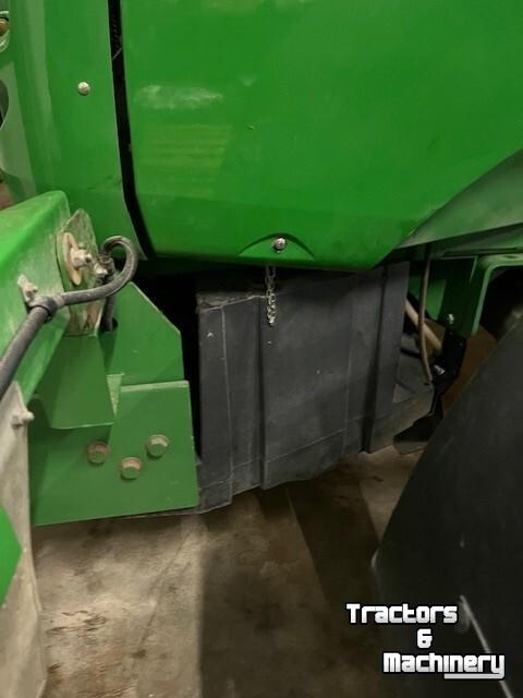 Ensileuse automotrice John Deere 7780