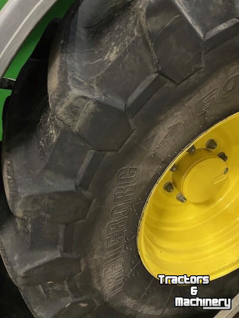 Ensileuse automotrice John Deere 7780