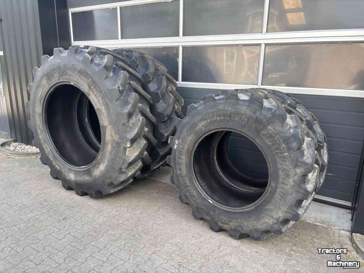 Roues, Pneus, Jantes, Barillets Jumelage Bridgestone 520/85R38 en 420/85R28 VX-TRACTOR