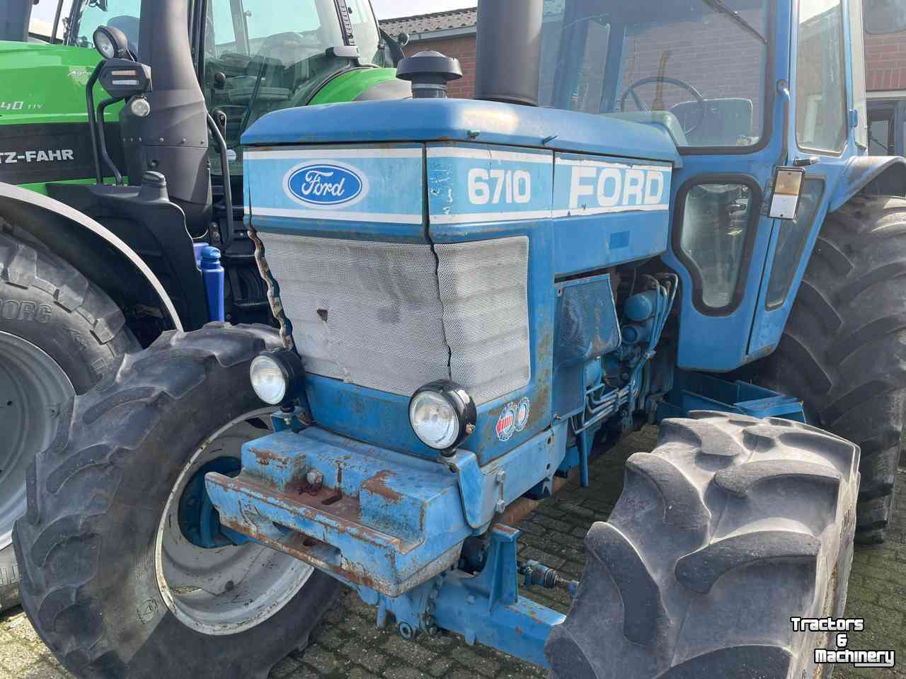 Tracteur Ford 6710