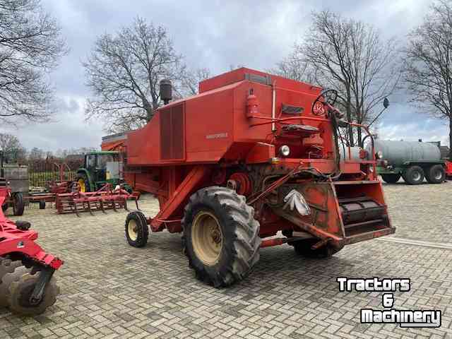 Moissonneuse batteuse Laverda m 120