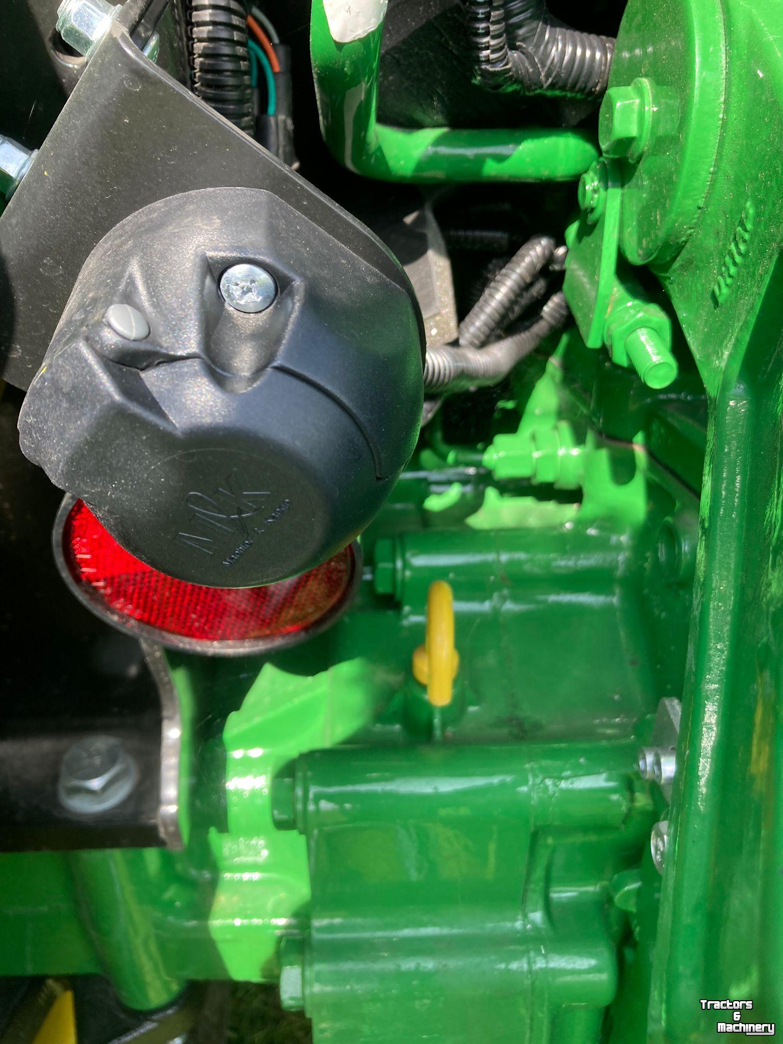Tracteur John Deere 3039R