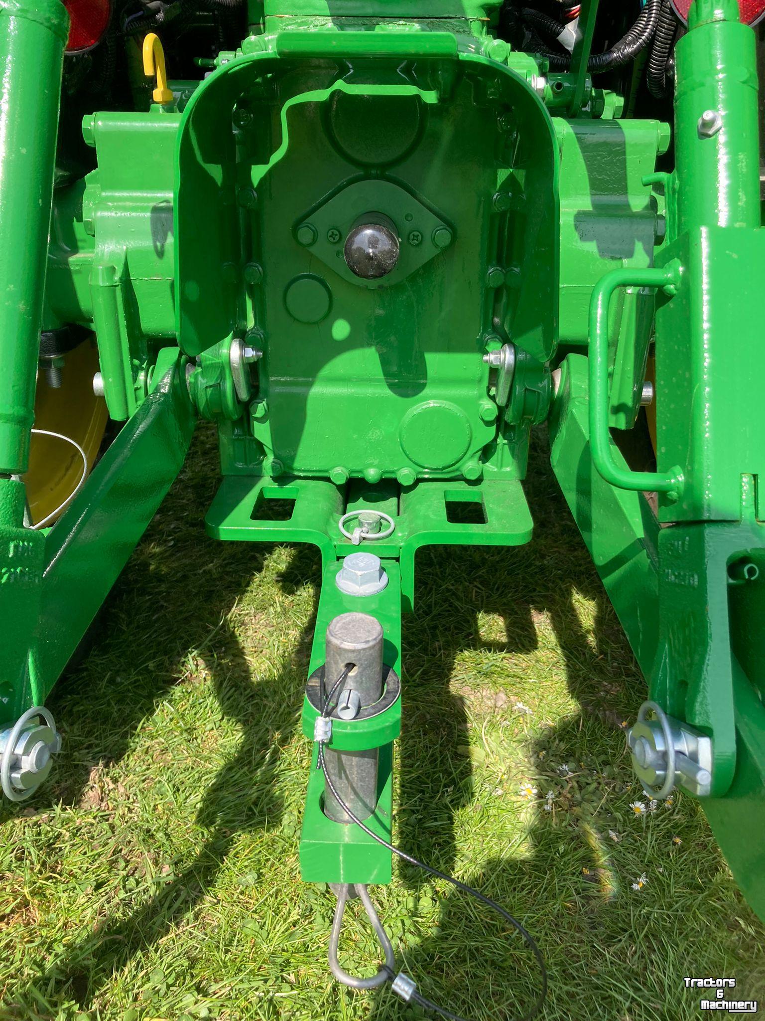 Tracteur John Deere 3039R