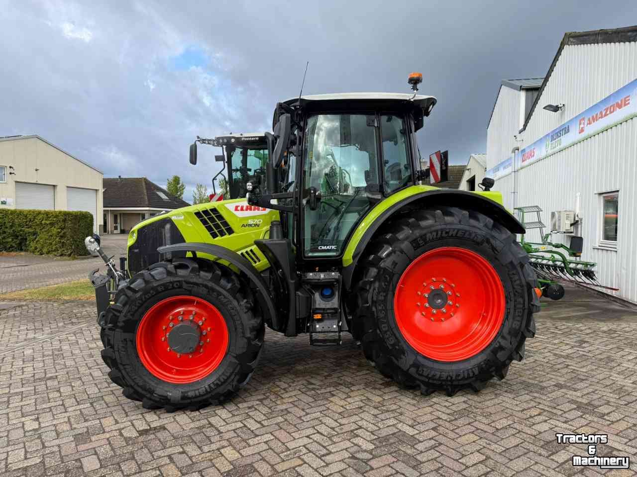 Tracteur Claas Arion 570 C-Matic DEMO FULL OPTION