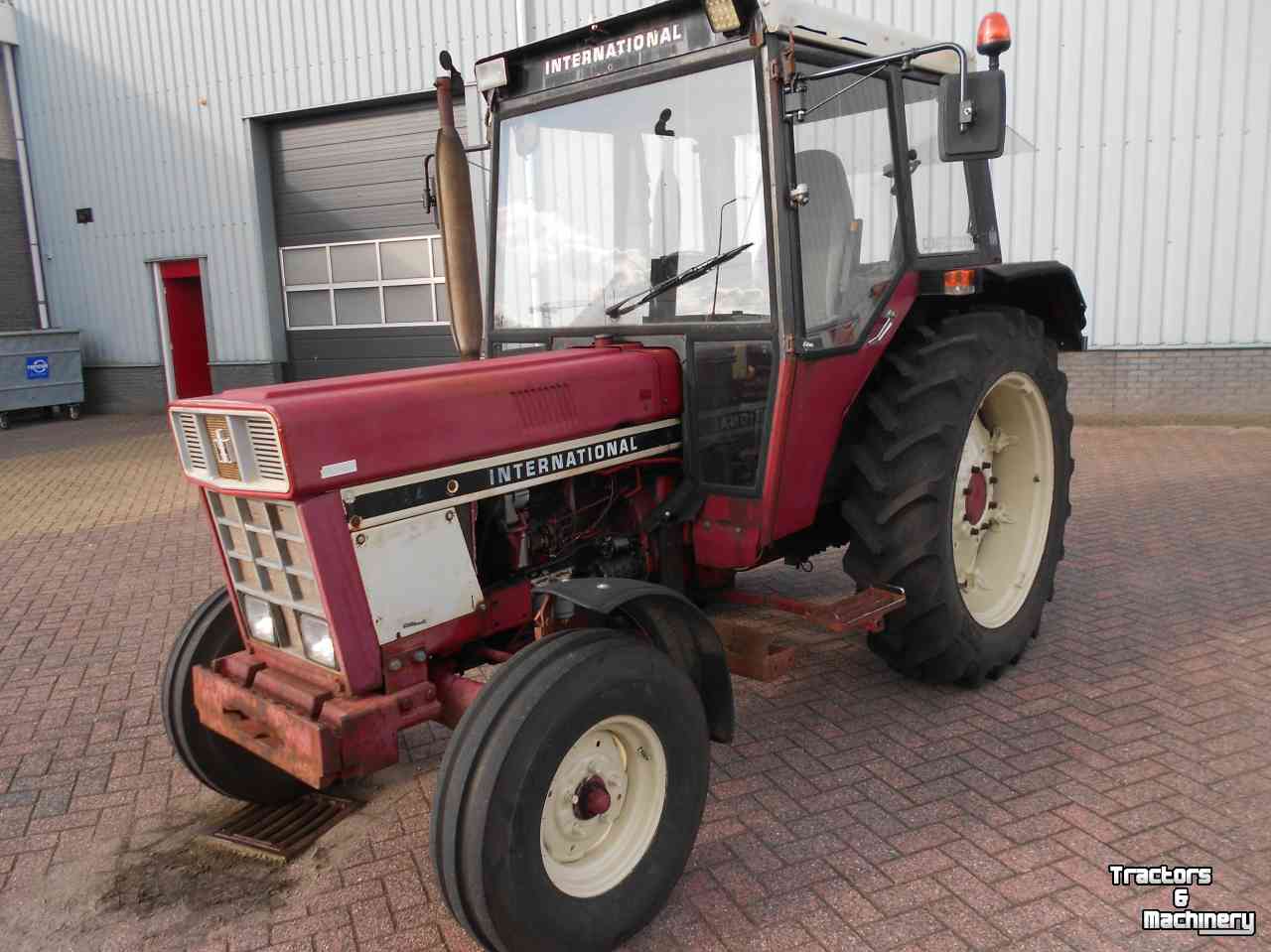 Tracteur International 644