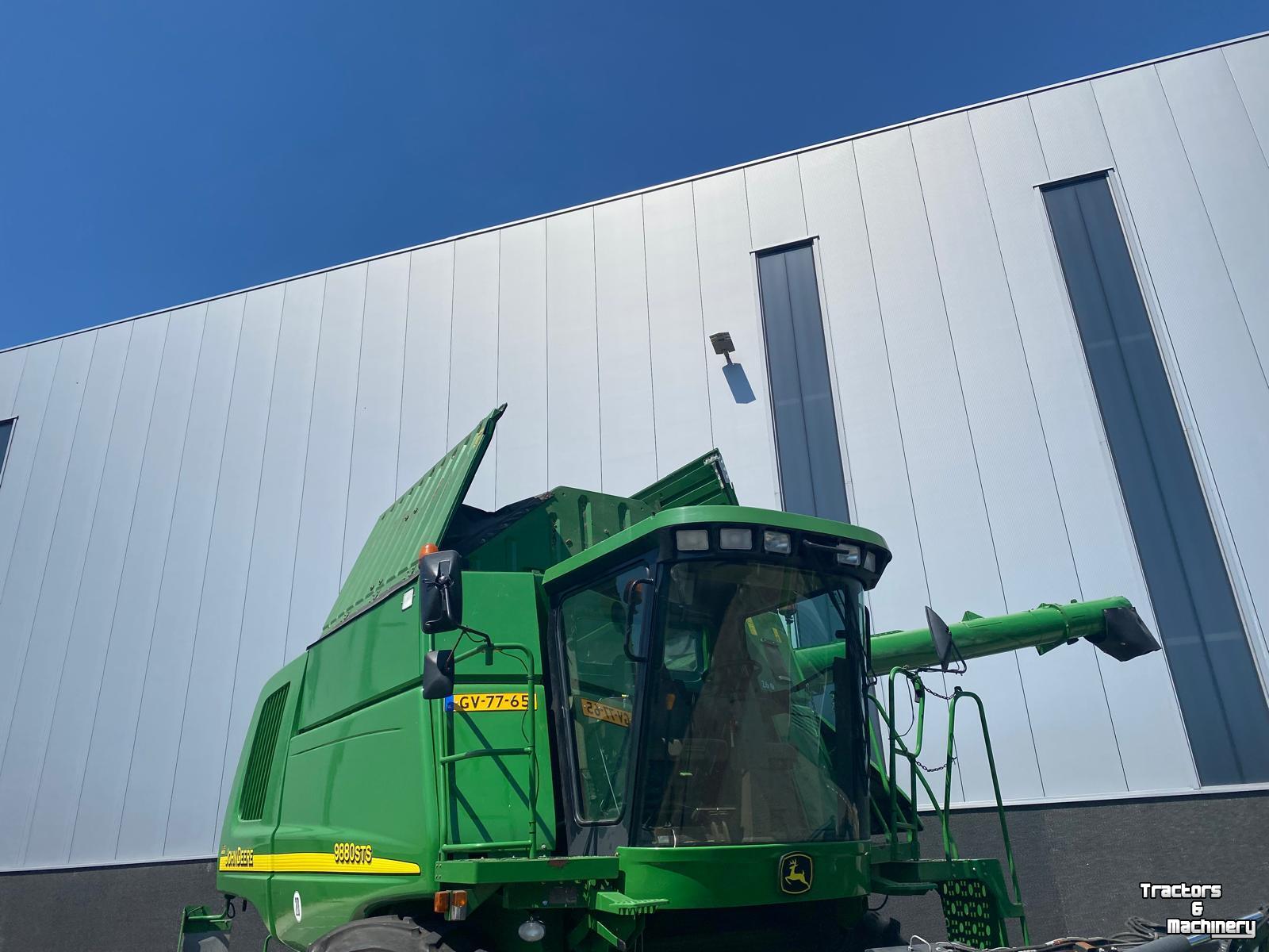 Ensileuse automotrice John Deere 9880 STS combine