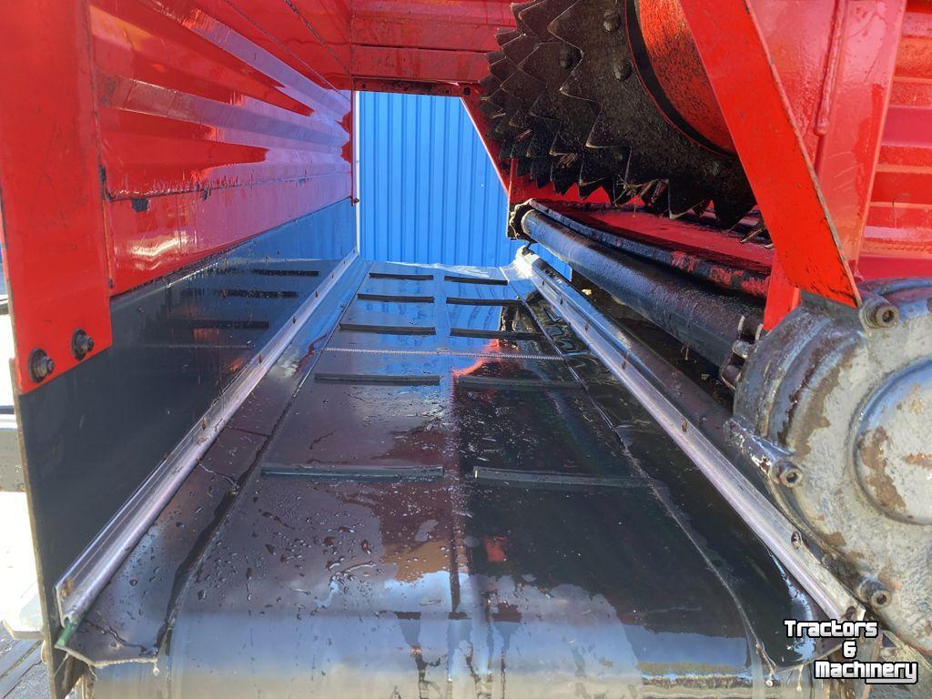 Distributeur de fourrage en bloc Schuitemaker AMIGO 30S Blokkendoseerwagen 
