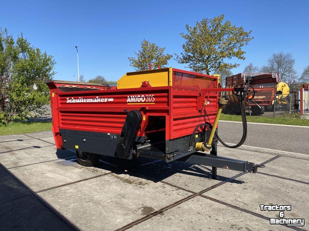 Distributeur de fourrage en bloc Schuitemaker AMIGO 30S Blokkendoseerwagen 