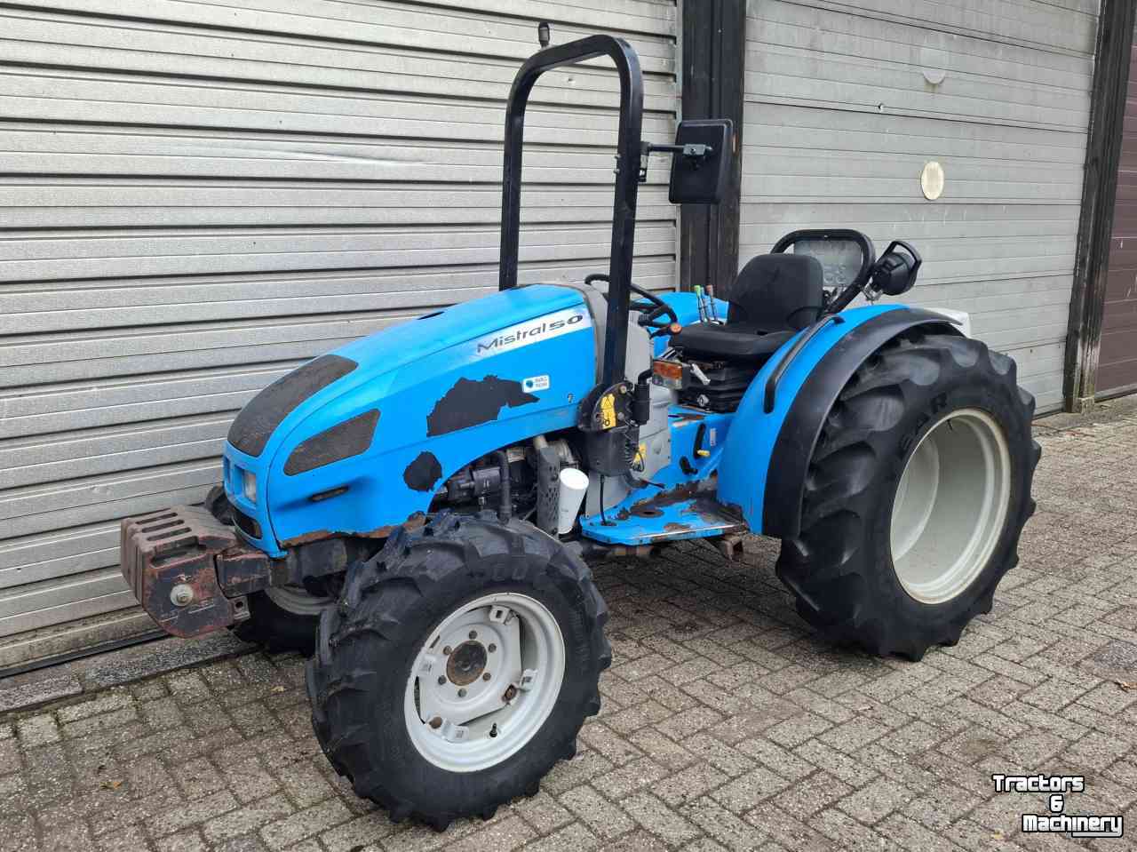 Tracteur pour horticulture Landini Mistral 50 compact tractor traktor trekker cabrio tuintractor boomkwekerij boomgaard fruitteelt compacttractor