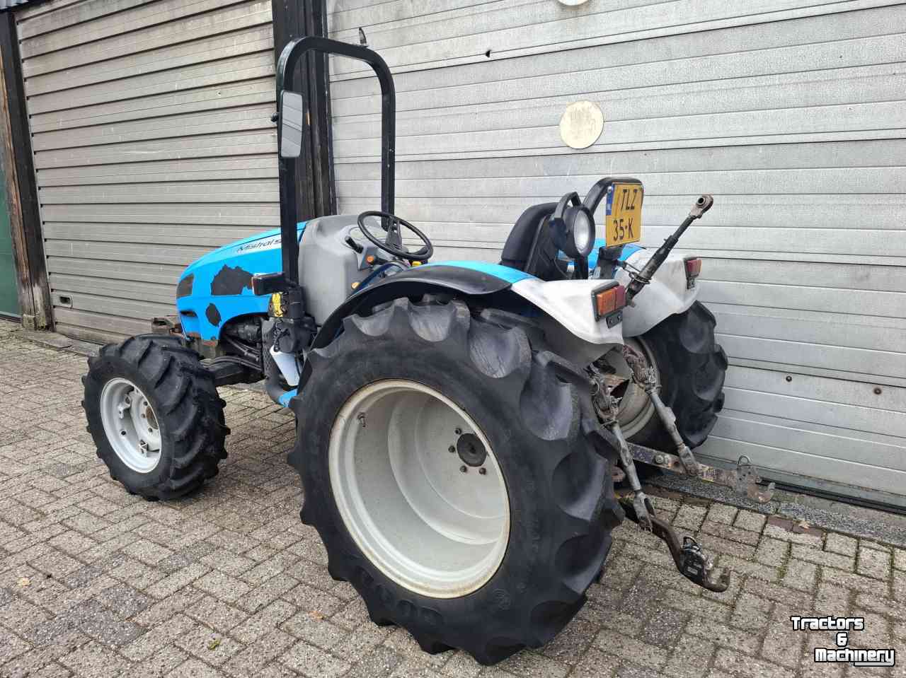 Tracteur pour horticulture Landini Mistral 50 compact tractor traktor trekker cabrio tuintractor boomkwekerij boomgaard fruitteelt compacttractor
