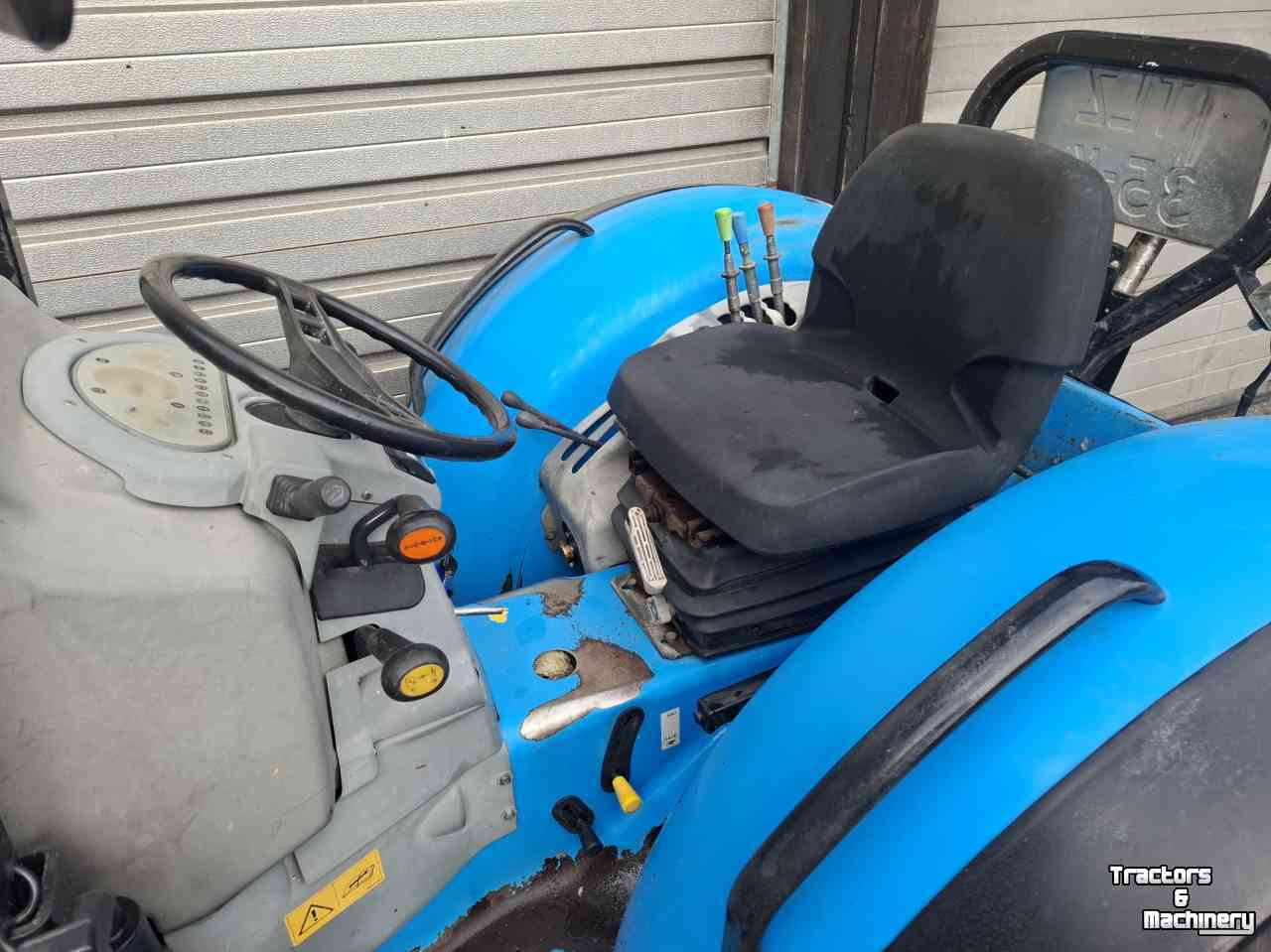 Tracteur pour horticulture Landini Mistral 50 compact tractor traktor trekker cabrio tuintractor boomkwekerij boomgaard fruitteelt compacttractor