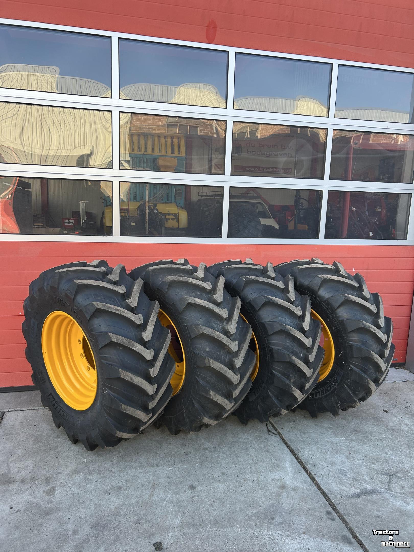 Roues, Pneus, Jantes, Barillets Jumelage Michelin MICHELIN 460/70R24 MICHELIN XMCL op velg