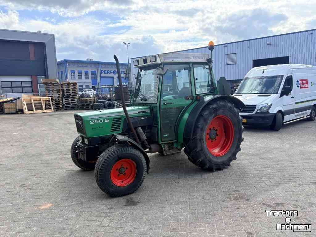 Tracteur Fendt 250S