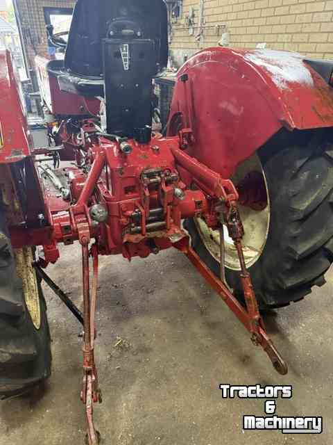 Tracteur pour horticulture International IHC 423