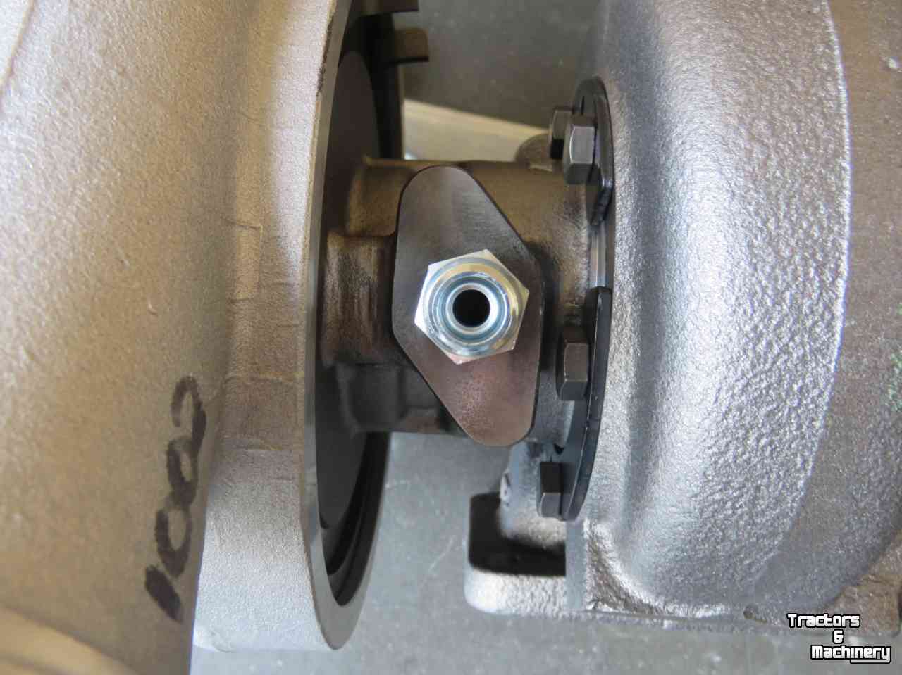 Pelles sur chenilles Case TURBO HOLSET Parts nr:504091186
