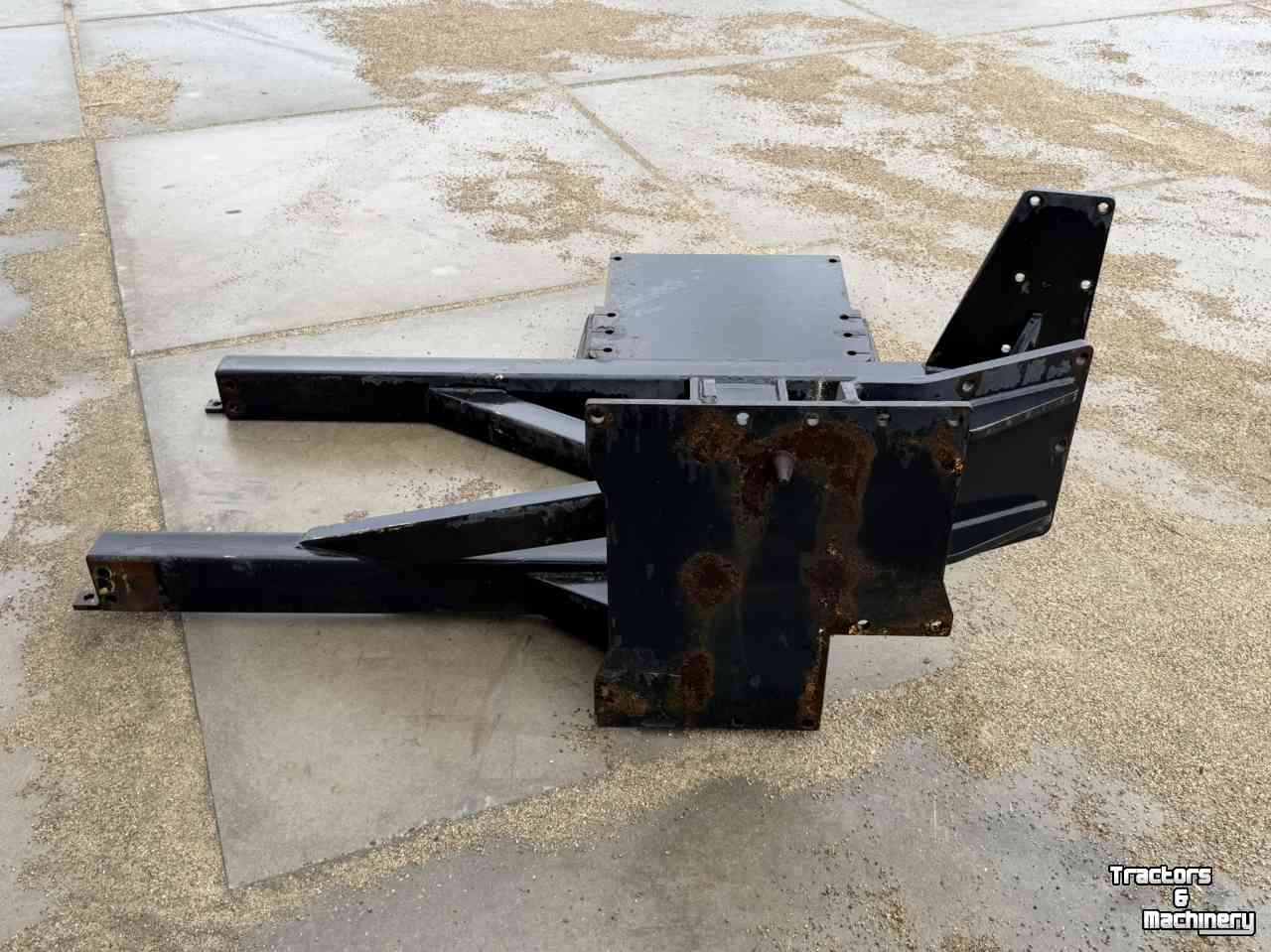 Autres équipements pour rue, entretien des accotements et des fossés Herder Herder Frame Grenadier MBK Deutz-Fahr 610 620 TTV