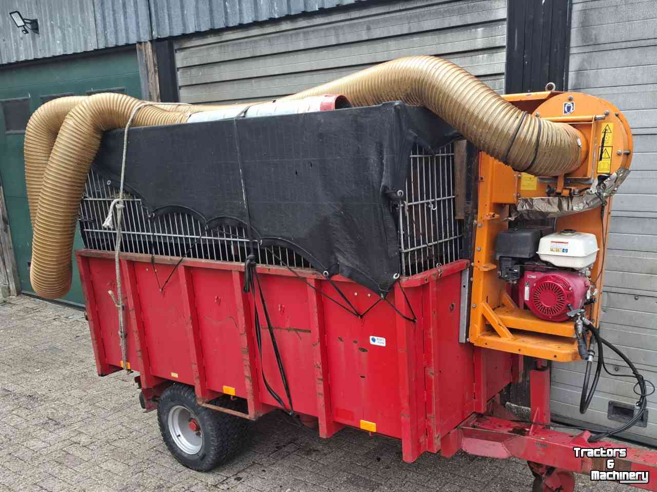 Benne agricole  Zuigwagen kiepwagen met Votex zuigunit bladzuiger zuiger vuilopzuiger mestzuiger
