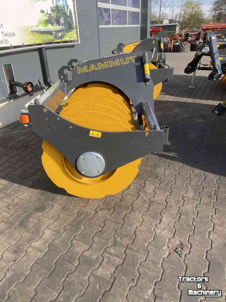 Rouleau packer de silage Mammut SK 250 ST kuilverdichtingswals kuilwals