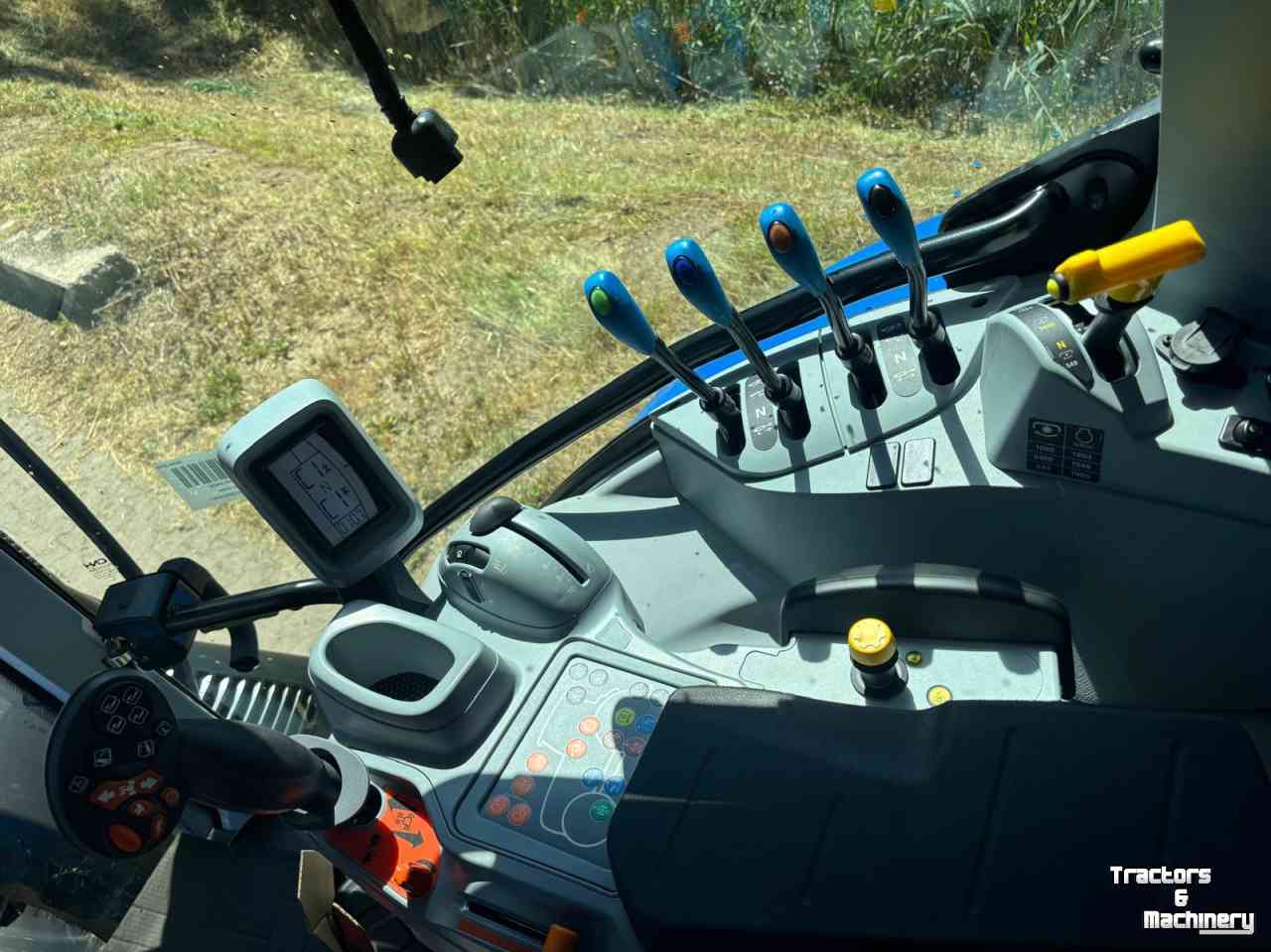 Tracteur New Holland T6 145 DC
